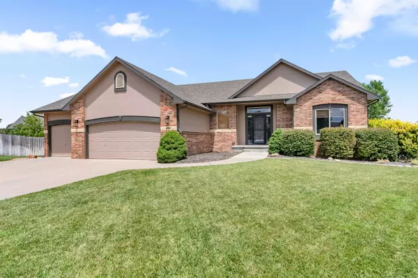 534 S Fawnwood Ct, Wichita, KS 67235