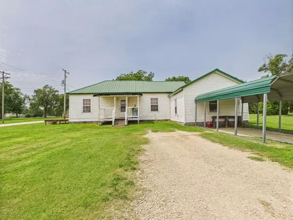 102 Scott St, Burns, KS 66840