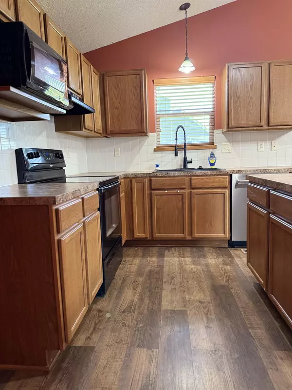 Wichita, KS 67235,1605 N Nickelton Cir