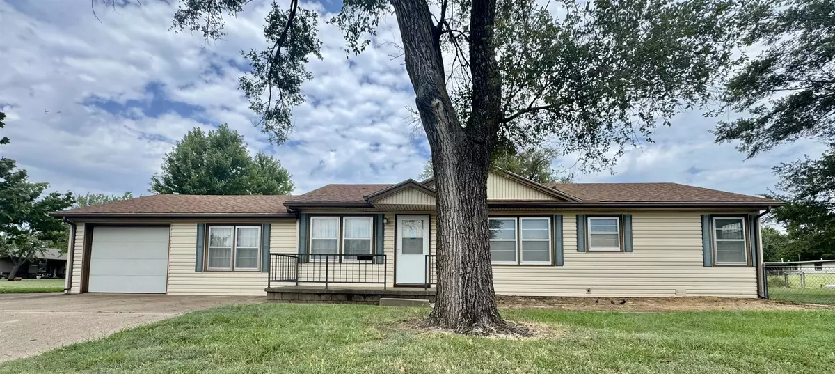 Arkansas City, KS 67005,1120 W Cypress Ave