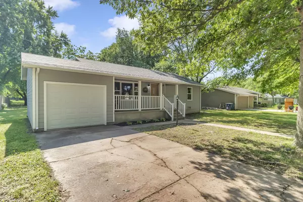 Whitewater, KS 67154,218 N Locust St