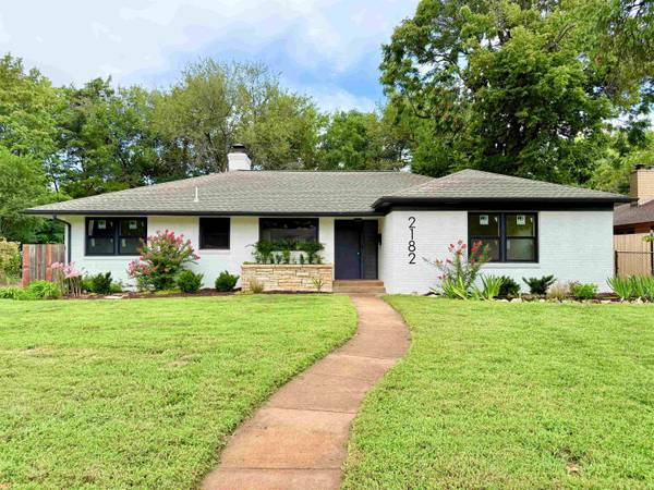 2182 N Riverside Blvd, Wichita, KS 67203