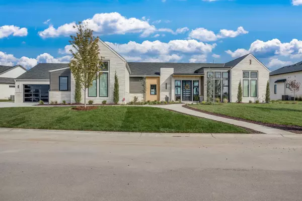 2210 N Emmalyn Cir, Wichita, KS 67205