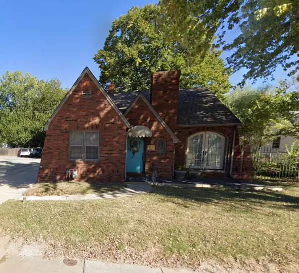 914 S Hillside St, Wichita, KS 67211