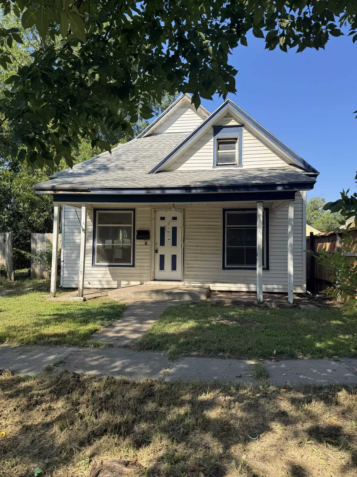 Wichita, KS 67213,1621 S Waco Ave