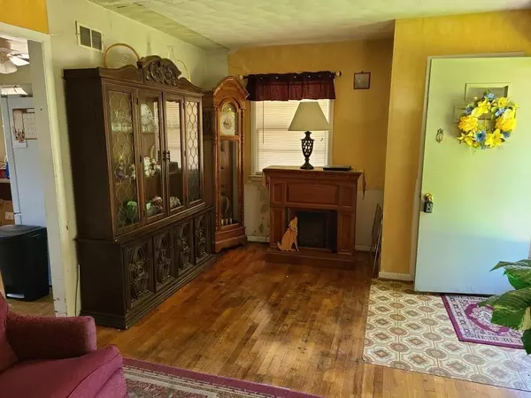 Winfield, KS 67156,1803 Booth St