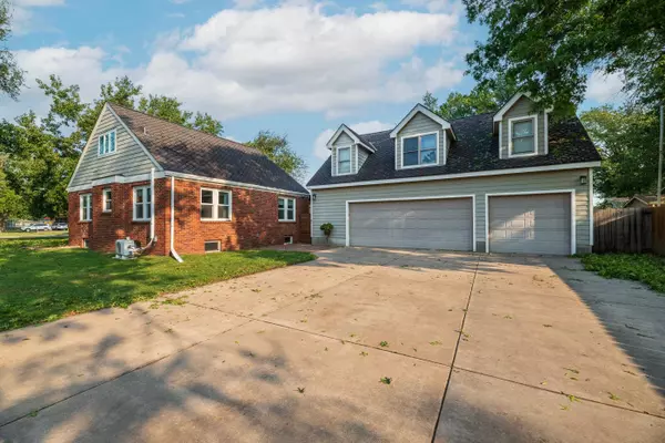 1550 N West St, Wichita, KS 67203