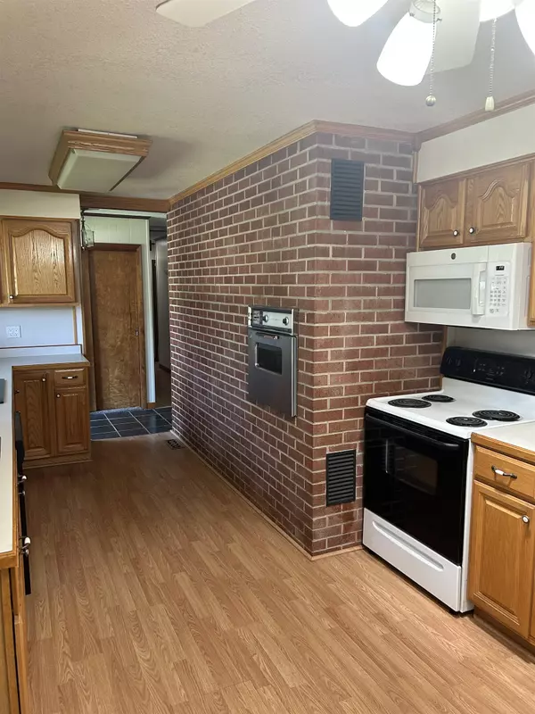 Baxter Springs, KS 66713,503 E 25th St