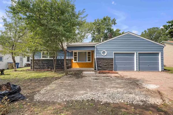 321 N Woodlawn St, Wichita, KS 67208