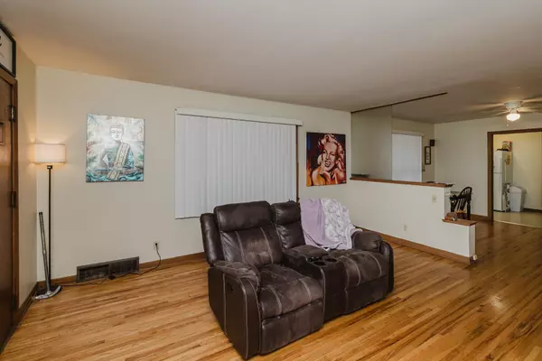 Wichita, KS 67218,427 & 429 S Oliver Ave