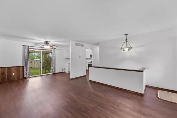 Newton, KS 67114,811 W 3rd St