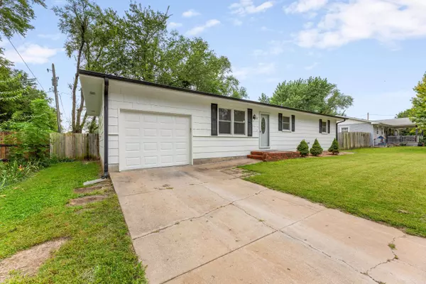 Newton, KS 67114,811 W 3rd St