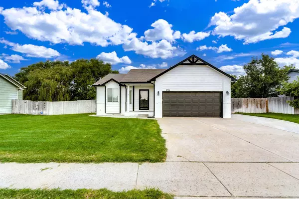 216 W Poplar St, Goddard, KS 67052