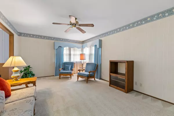 Wichita, KS 67206,802 S Eastmoor