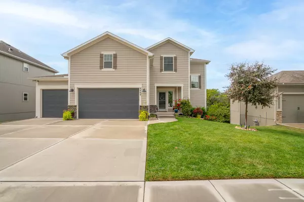 De Soto, KS 66108,8464 Valley Spring Dr.