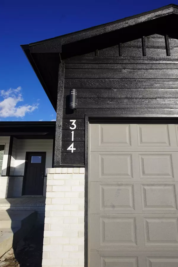 Valley Center, KS 67147,314 S Sycamore Dr