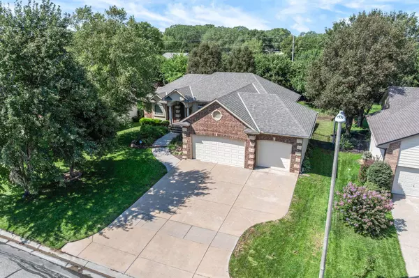 1303 S Threewood St, Wichita, KS 67235