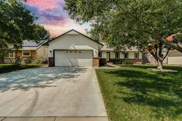 2113 S Dalton St, Wichita, KS 67207