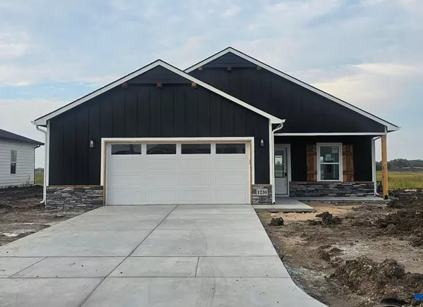 1230 Northridge St, Valley Center, KS 67147