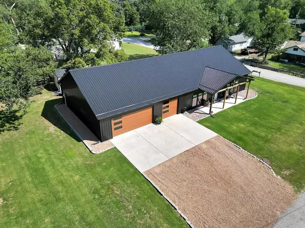 Leon, KS 67074,300 W Plumb St