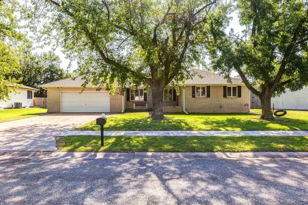 1618 N Walnut Dr, Mcpherson, KS 67460