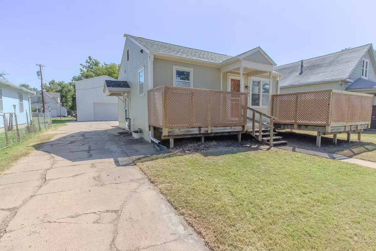 Salina, KS 67401,141 S Chicago St