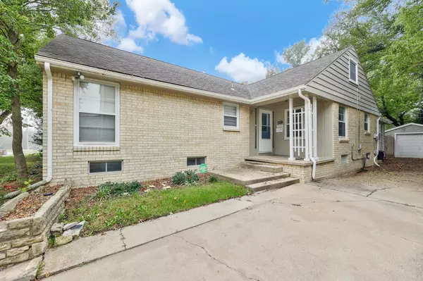 227 S Glendale, Wichita, KS 67218