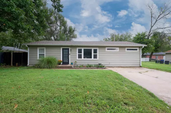 212 W Palmetto Ave, Arkansas City, KS 67005