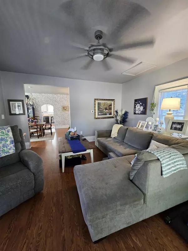 Bennington, KS 67422,325 N Nelson St