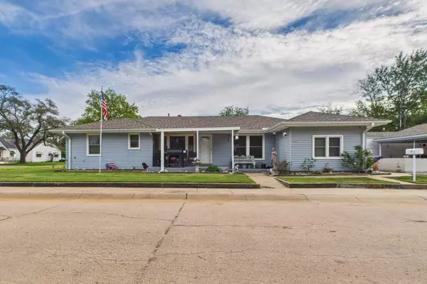 808 W College St, Wellington, KS 67152