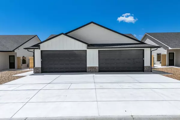 505 E Harper St, Valley Center, KS 67147-8955