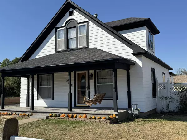 906 Paul, Ellsworth, KS 67439