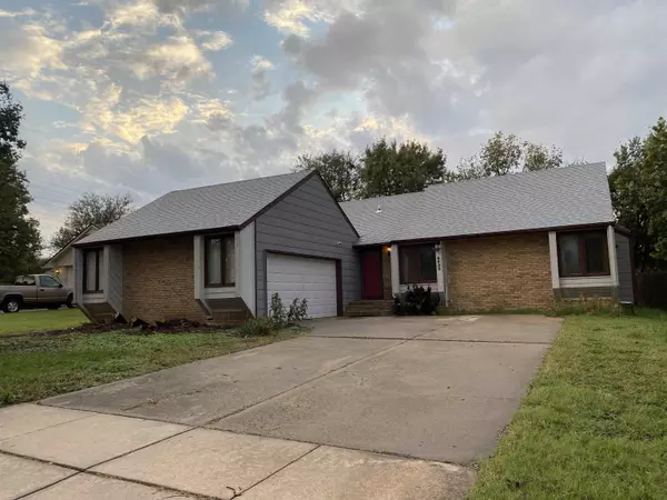 8933 E Blake Ct, Wichita, KS 67207