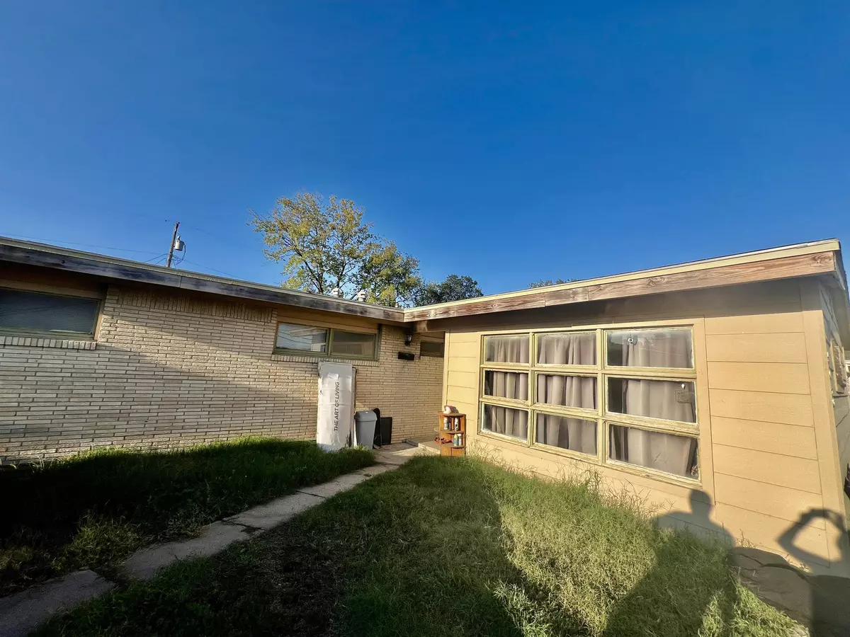 Wichita, KS 67218,5040 E Pawnee Ave