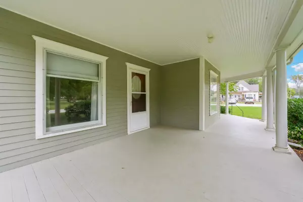 Belle Plaine, KS 67013,427 N Line