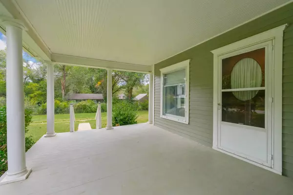 Belle Plaine, KS 67013,427 N Line