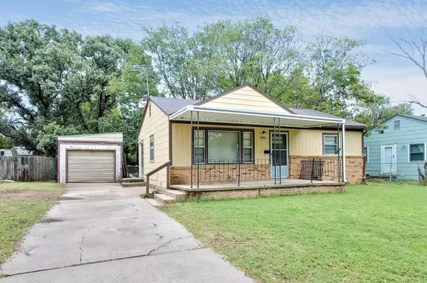 Wichita, KS 67207,7302 E Castle Dr