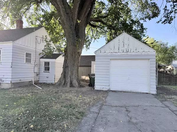 Hillsboro, KS 67063,101 S Birch