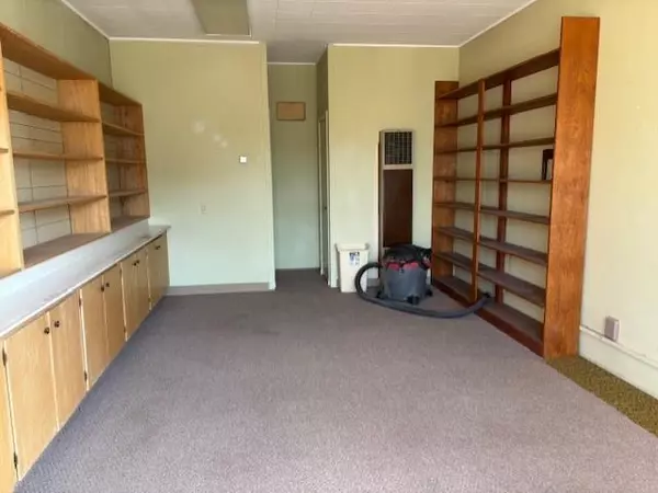 103 W 3rd Avenue, St John, KS 67576