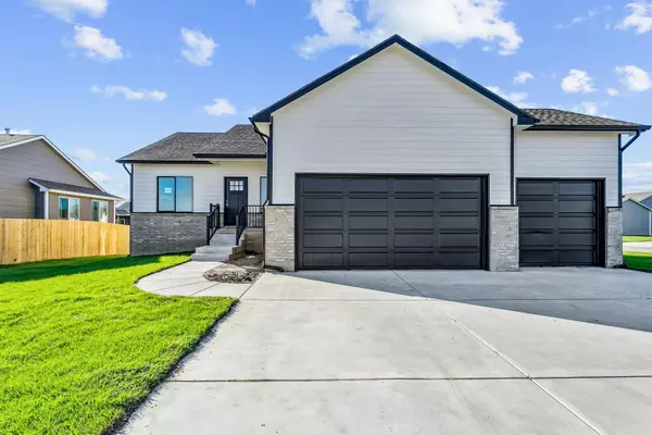 2121 E Cedar Tree Cir, Park City, KS 67219