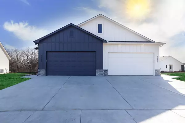 5366 N Pinecrest St, Bel Aire, KS 67220