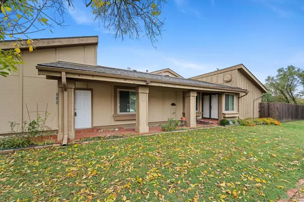 8419 E Harry #404, Wichita, KS 67207