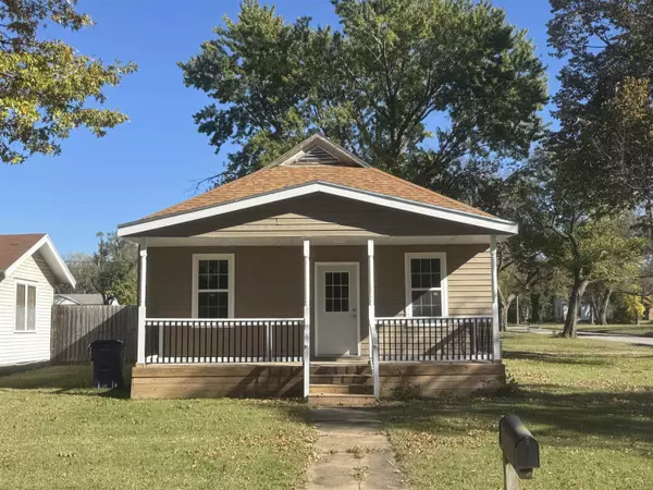 402 N Sycamore, Eureka, KS 67045