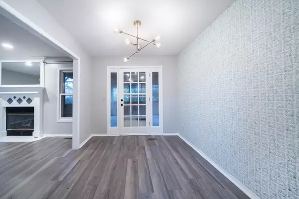 Andover, KS 67002,328 W 1st St