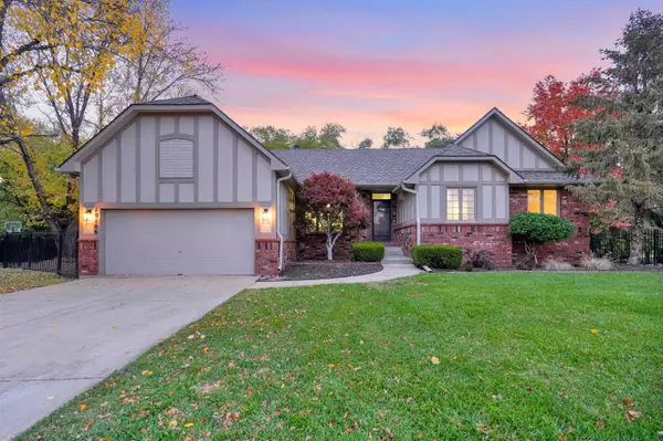 10106 E Mainsgate Cir, Wichita, KS 67226