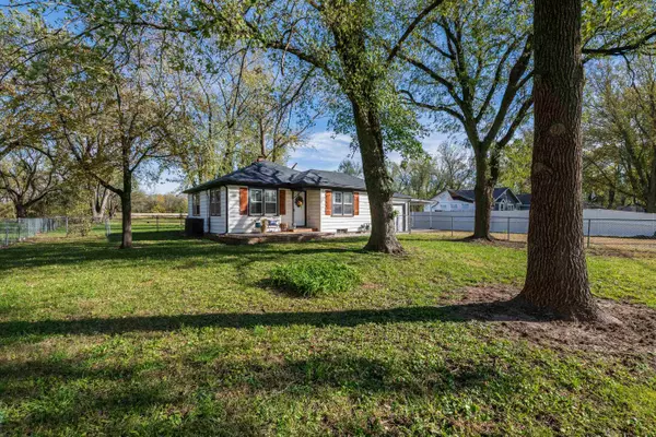 Park City, KS 67219,5248 N Valentine Rd