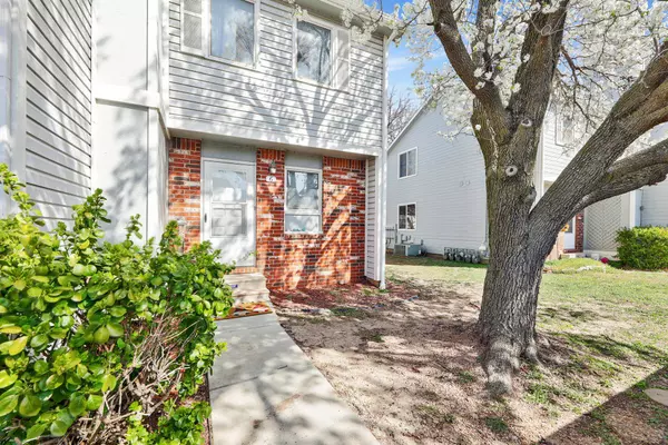 Derby, KS 67037,101 S Rock Rd