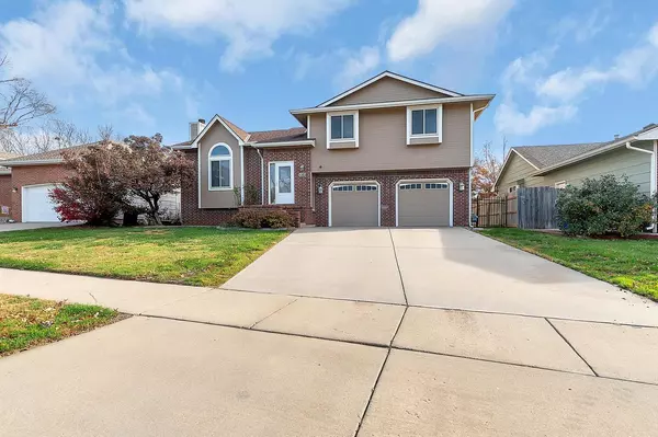 3610 Whispering Brook St, Wichita, KS 67220