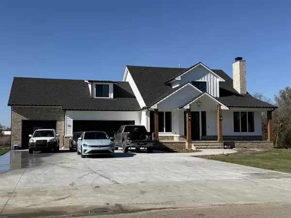 353 N Sarah Ct,  Derby,  KS 67037