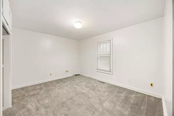 Howard, KS 67349,242 S Paw Paw